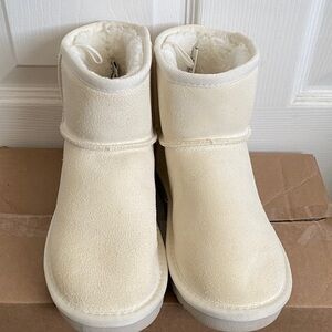 Cream/ Off White Winter Booties